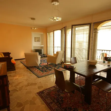 Loggia Degli Innocenti Leonardo - 2-room-flat Apartment *