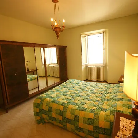 Apartment Loggia Degli Innocenti Leonardo - 2-room-flat