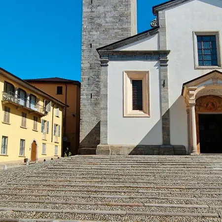 Loggia Degli Innocenti Leonardo - 2-room-flat Apartment