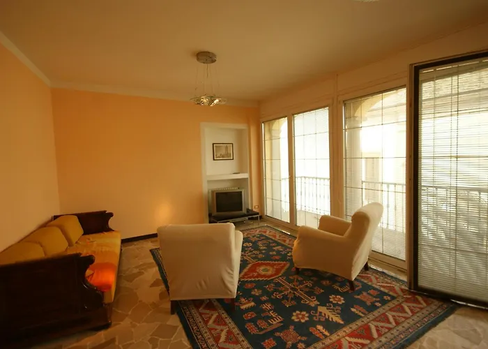 Loggia Degli Innocenti Leonardo - 2-room-flat アパート