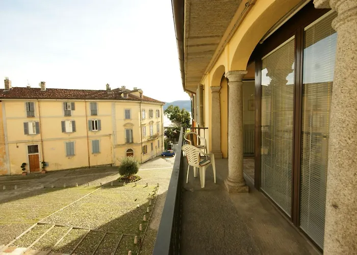 Loggia Degli Innocenti Leonardo - 2-room-flat アパート ヴェルバーニア